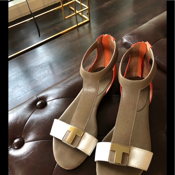 ❗️SOLD-❗️Tory Burch Sandal 6.5 - Picture 2 of 11